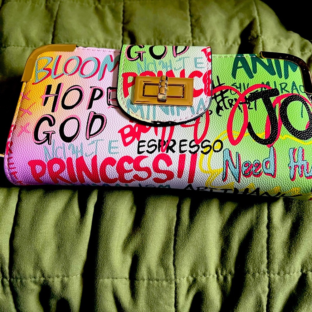 Multi color wallet
